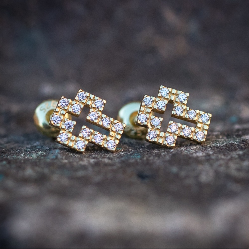 14k Gold Cross Stud Earrings